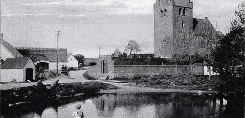 Foto af Måløv Kirke
