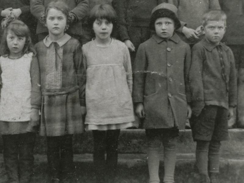 Foto af skolebørn i starten af 1900-tallet 