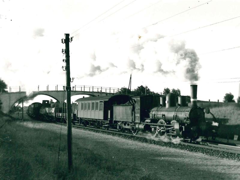 Tog på vej til Måløv Station